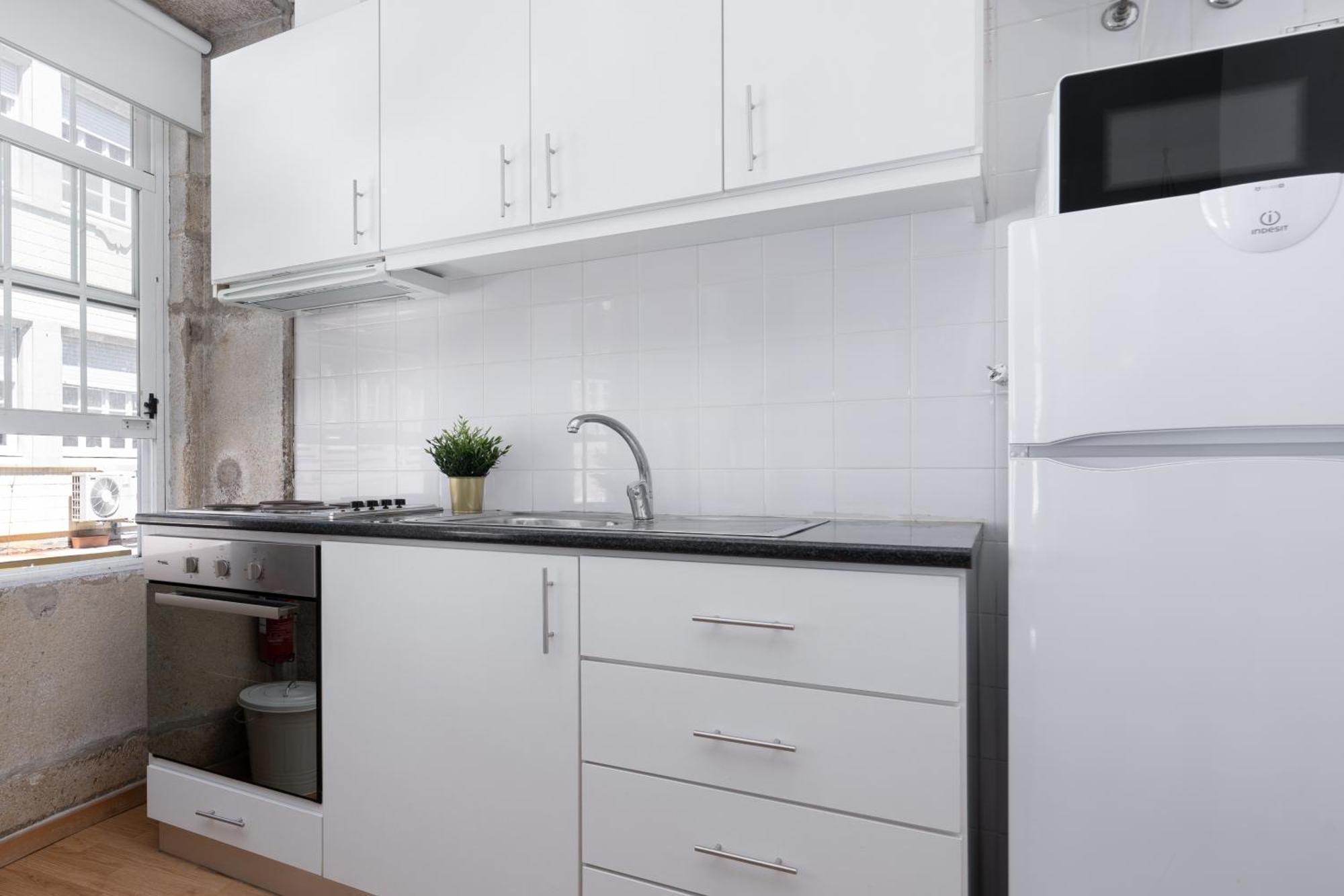 Host Wise - Colorful Fresh Flats - Batalha Apartment Porto Room photo