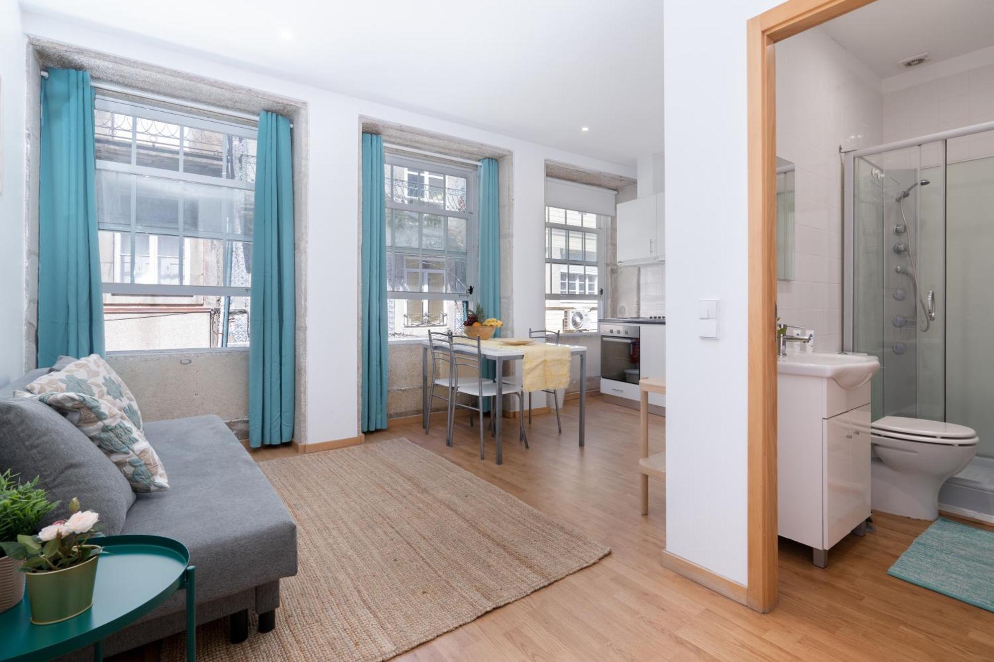 Host Wise - Colorful Fresh Flats - Batalha Apartment Porto Room photo