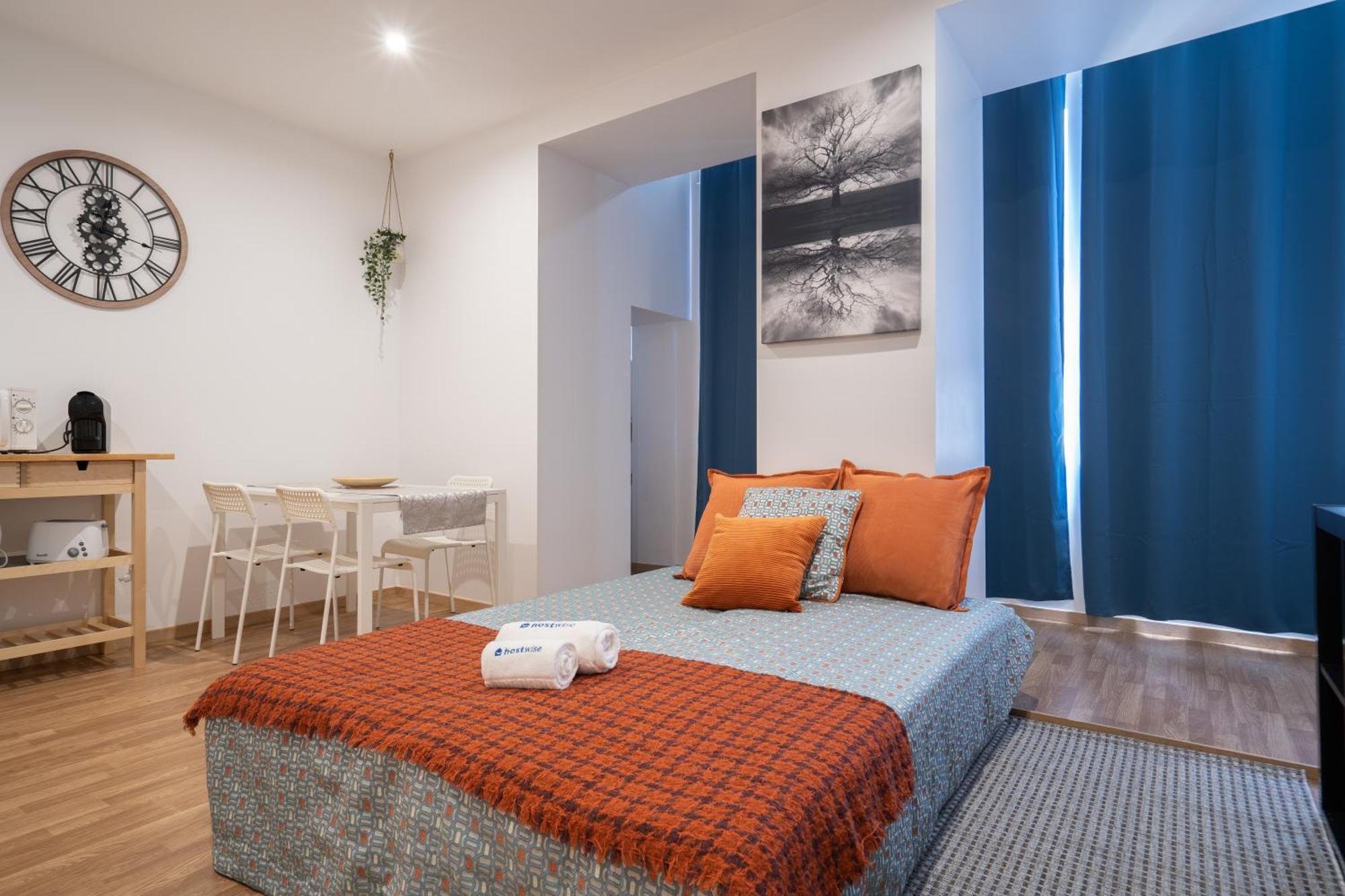 Host Wise - Colorful Fresh Flats - Batalha Apartment Porto Room photo
