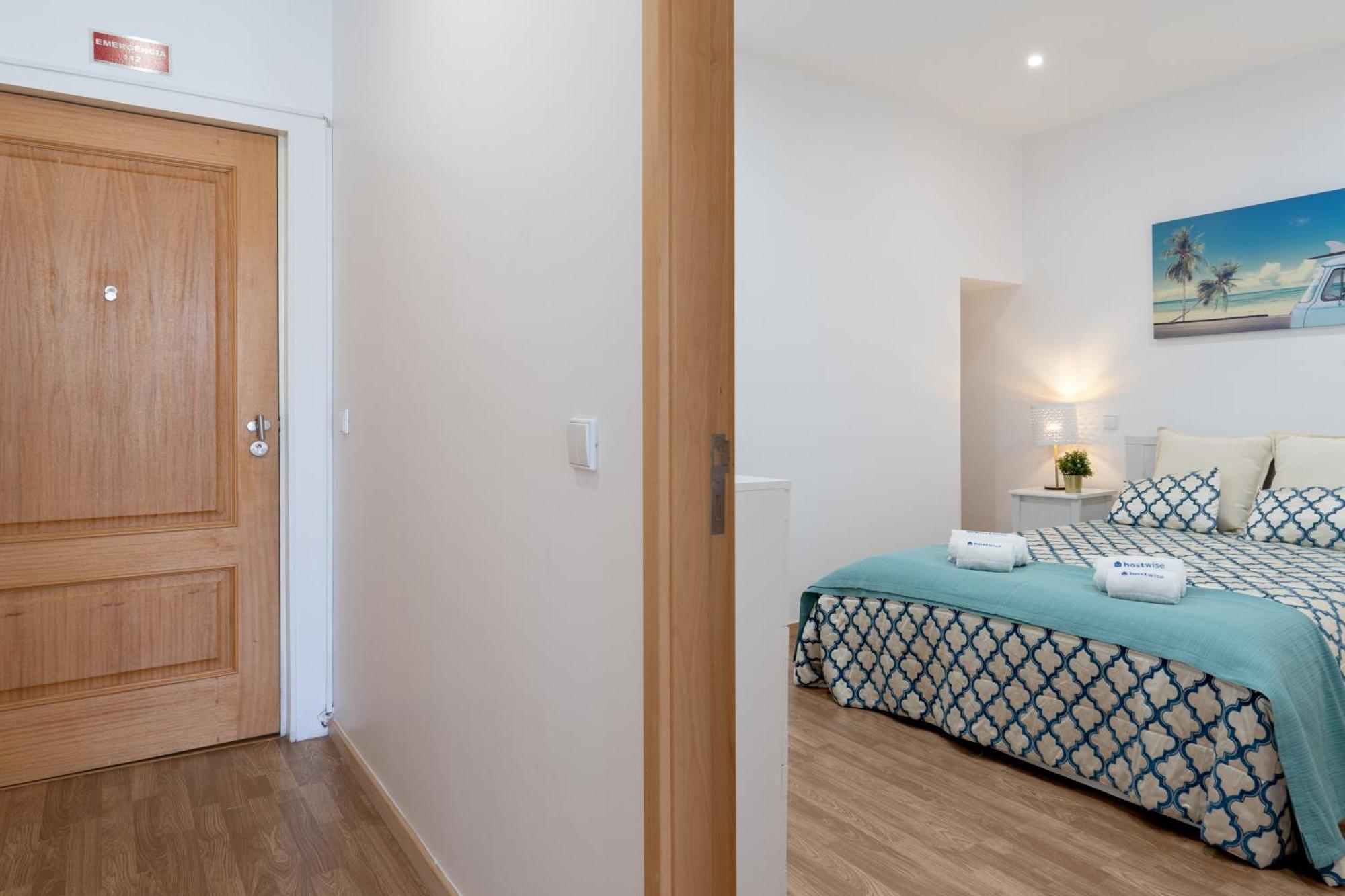 Host Wise - Colorful Fresh Flats - Batalha Apartment Porto Room photo