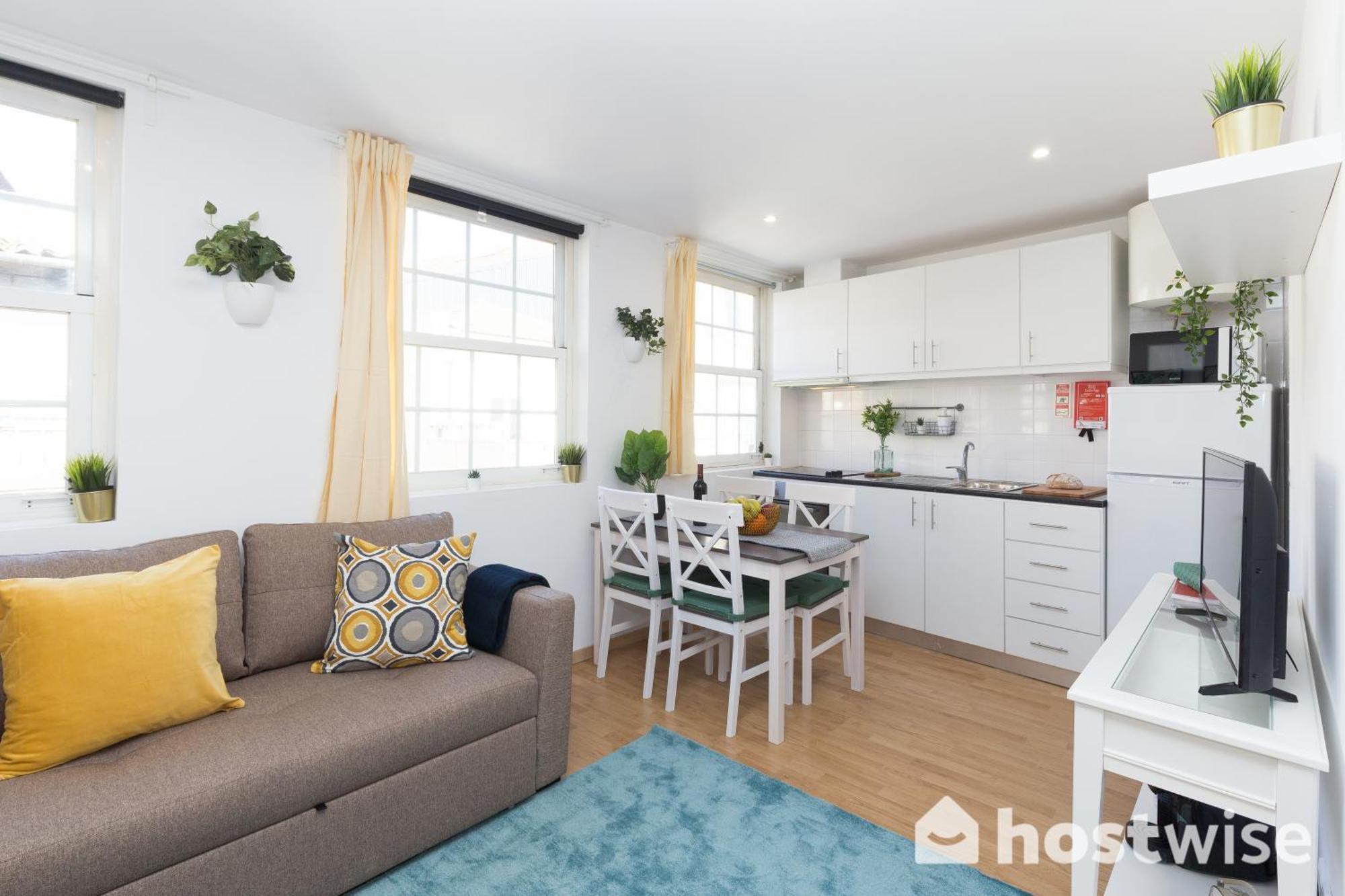 Host Wise - Colorful Fresh Flats - Batalha Apartment Porto Room photo